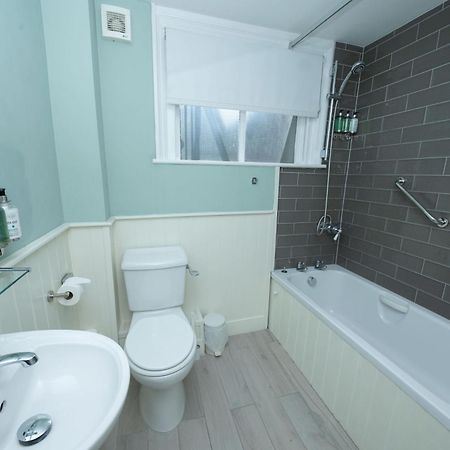 The Clarendon Hotel Deal Bagian luar foto