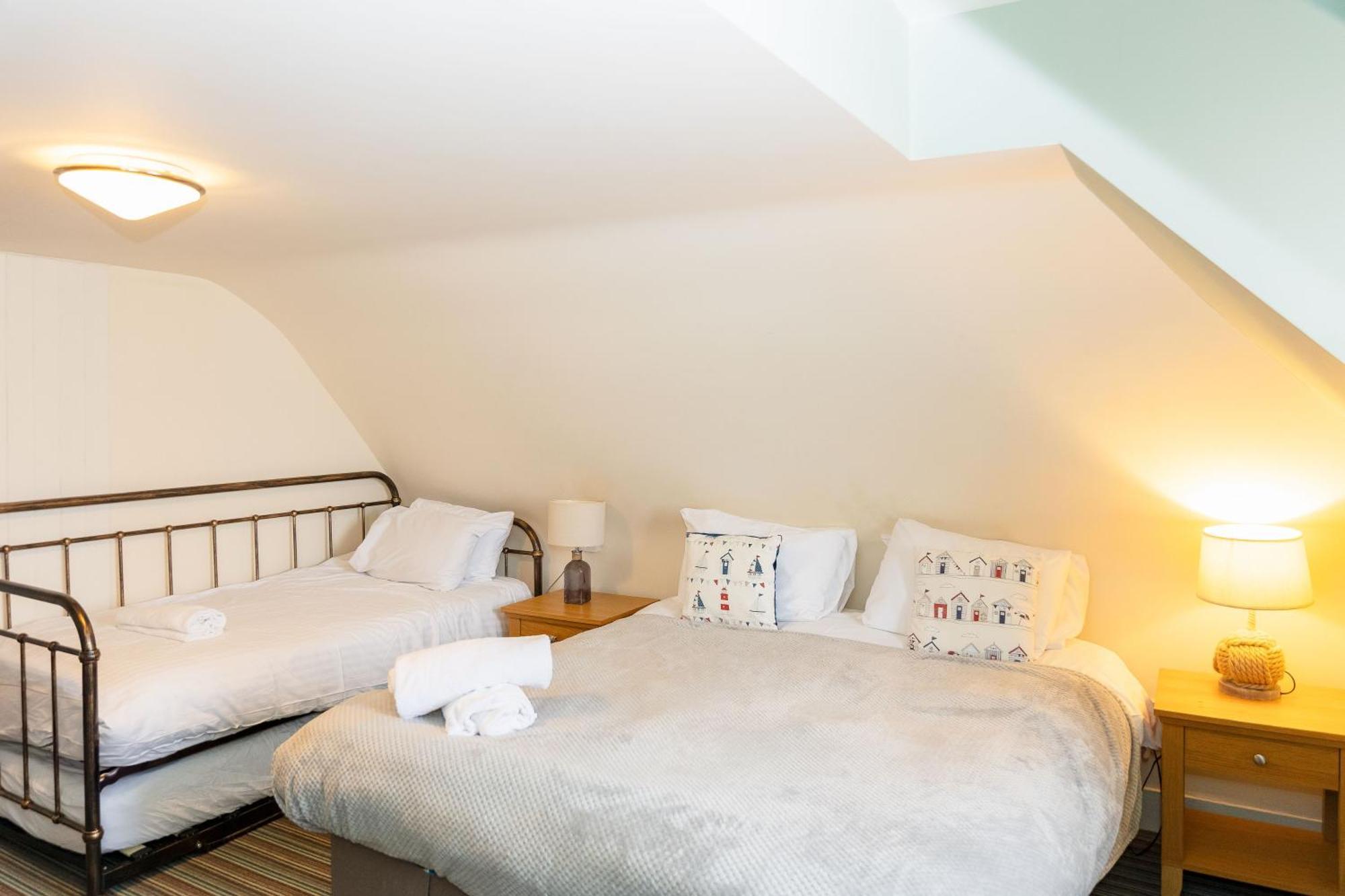 The Clarendon Hotel Deal Bagian luar foto