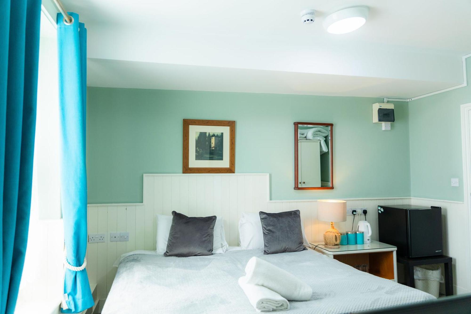 The Clarendon Hotel Deal Bagian luar foto