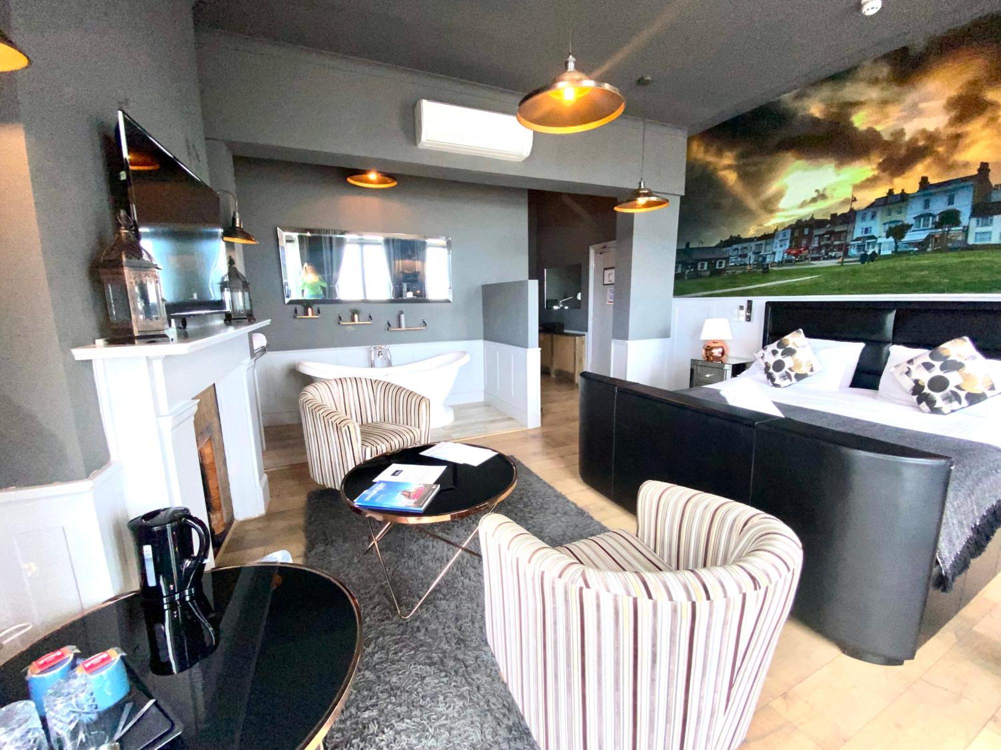 The Clarendon Hotel Deal Bagian luar foto