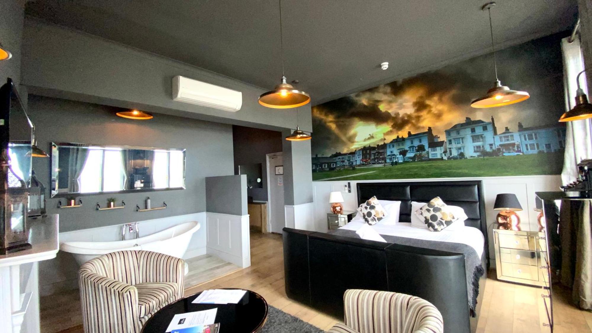 The Clarendon Hotel Deal Bagian luar foto