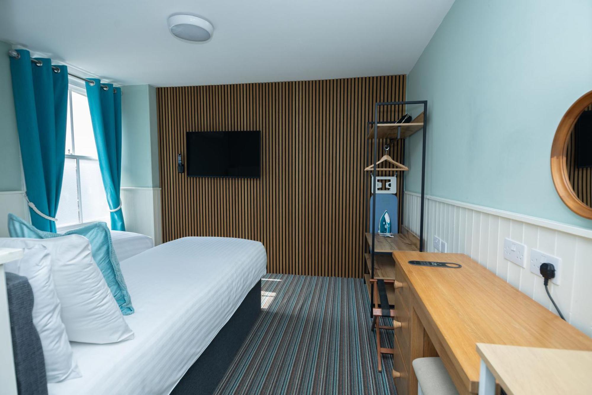 The Clarendon Hotel Deal Bagian luar foto