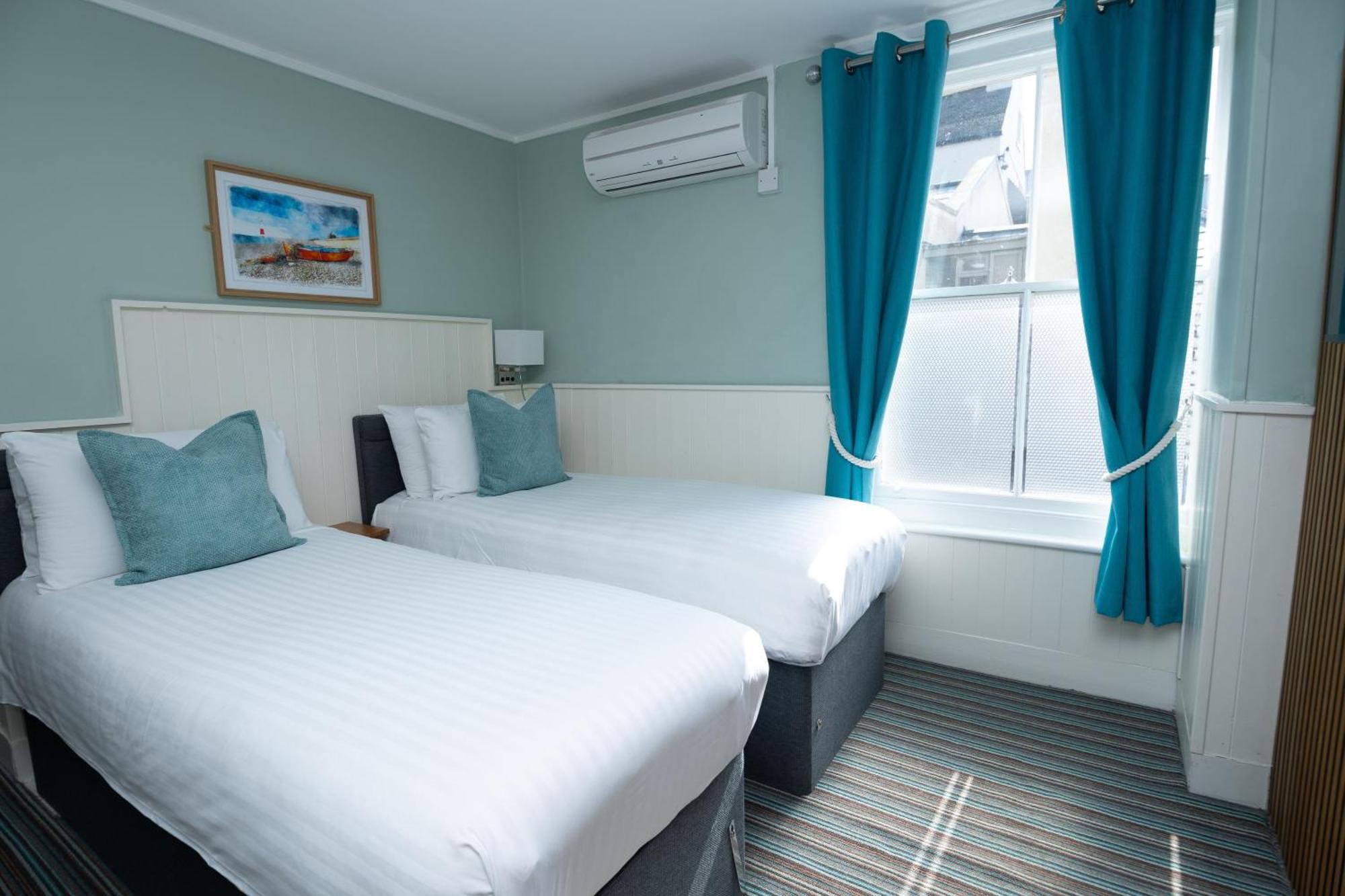 The Clarendon Hotel Deal Bagian luar foto