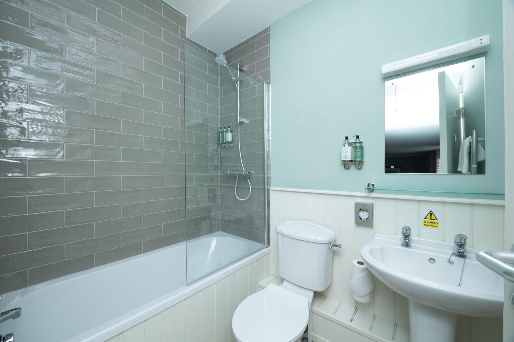 The Clarendon Hotel Deal Bagian luar foto